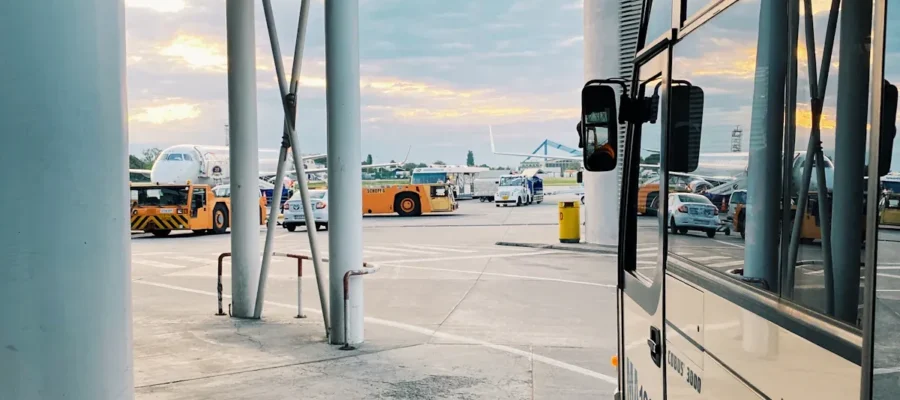 How airport shuttles stack up for reliable holiday transfers