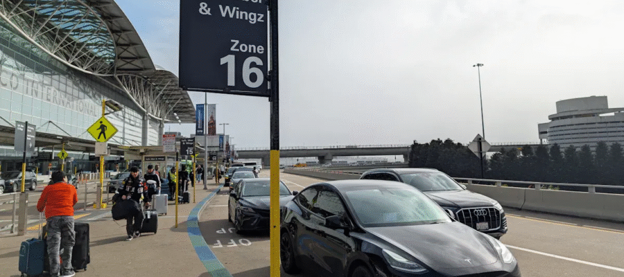 Rideshare Apps Flexible Airport Transportation Options